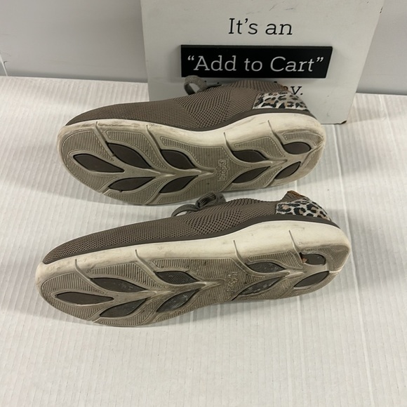 Propet Women's Tan and Cream Sneakers - Picture 8 of 8